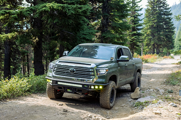 Фото дисков Black Rhino DUGGER  на Toyota Tundra II