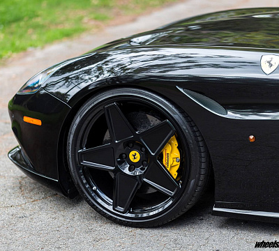 Фото дисков HRE 505M на Ferrari California