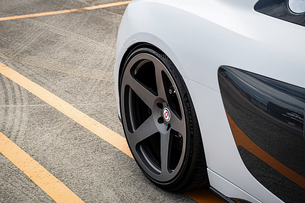 Фото дисков HRE 305M Сатиновый графит на Audi R8 (4S)