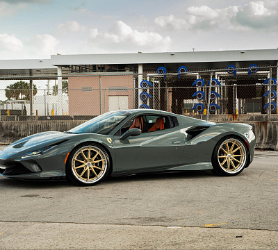 Фото дисков HRE S104SC на Ferrari F8
