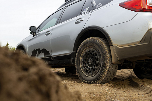 Фото дисков Black Rhino FUJI Черный сатин на Subaru Outback BT