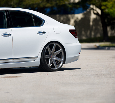 Фото дисков Vossen CG-207 на Lexus LS IV