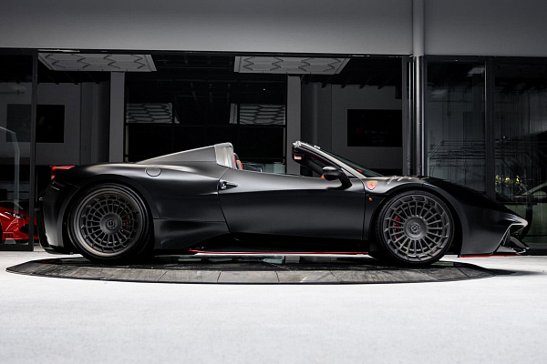 Фото дисков Brixton Forged TR10 AERO1 Сатиновый темный лак на Ferrari 458
