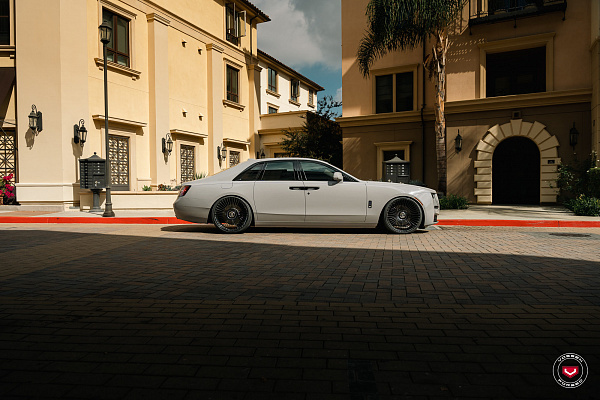 Фото дисков Vossen S17-16 Черный глянец на Rolls-Royce Ghost II