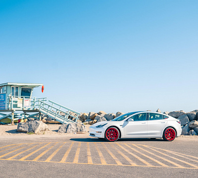 Фото дисков HRE FF10 на Tesla Model 3