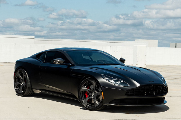 Aston Martin DB11