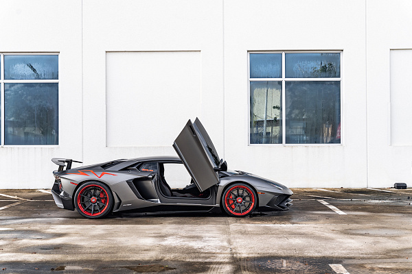 Фото дисков Strasse Wheels SV10-RS Performance Другой цвет на Lamborghini Aventador