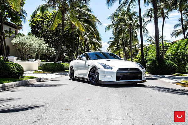 Фото дисков Vossen VFS-5 Глянцевый графит на Nissan GT-R