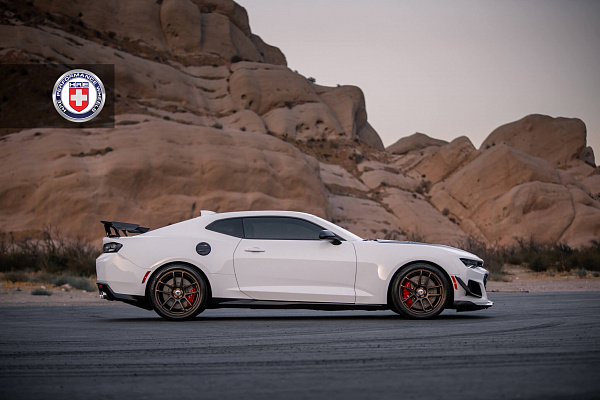 Фото дисков HRE RC104 Сатиновая бронза на Chevrolet Camaro VI