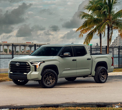 Фото дисков 4PLAY 4P83 на Toyota Tundra III