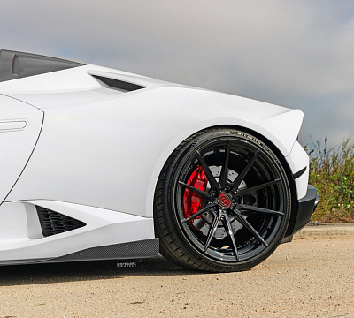 Фото дисков Strasse Wheels SV10 Deep Concave Duoblock на Lamborghini Huracan