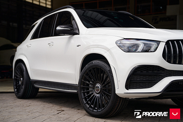 Фото дисков Vossen HF-8 Черный глянец на Mercedes-Benz GLE II