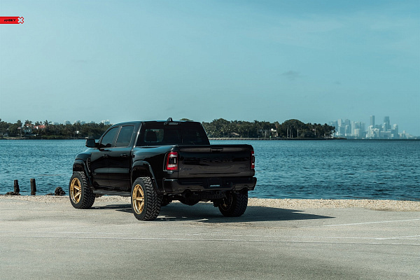 Фото дисков Anrky AN36-S Сатиновое золото на Ram 1500 V