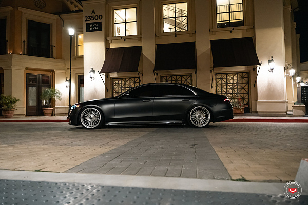 Фото дисков Vossen S17-13 Глянцевый лак на Mercedes-Benz S-Class (W223)