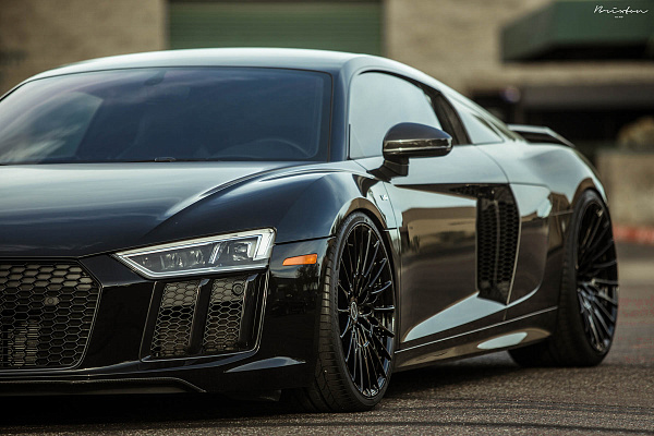 Фото дисков Brixton Forged HS1 Черный глянец на Audi R8 (4S)