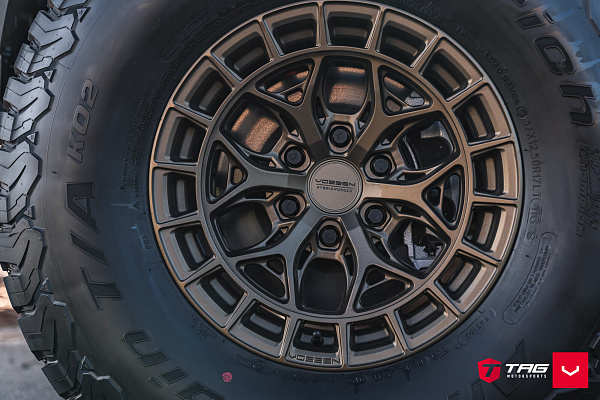 Фото дисков Vossen HFX-1 (6-Lug) Сатиновая бронза на Ford Bronco