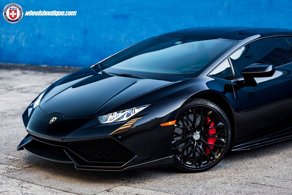 Фото дисков HRE P200 Черный глянец на Lamborghini Huracan