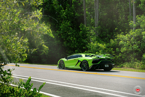 Фото дисков Vossen S21-01 Черный глянец на Lamborghini Aventador