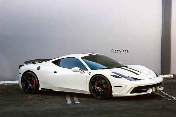 Фото дисков Strasse Wheels SM5R Deep Concave Monoblock Другой цвет на Ferrari 458