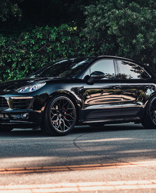 Фото дисков HF-2 Черный сатин на Porsche Macan I