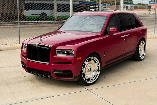 Фото дисков Anrky RF-177 Полированный лак на Rolls-Royce Cullinan