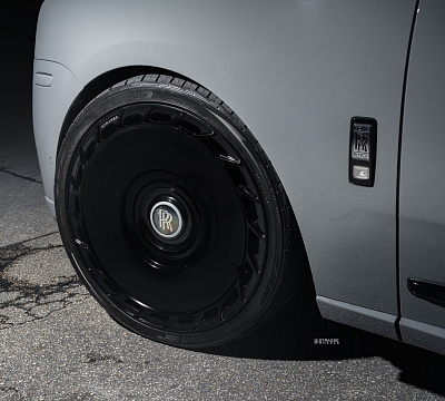 Фото дисков Strasse Wheels SV101 Deep Concave Duoblock RR на Rolls-Royce Cullinan