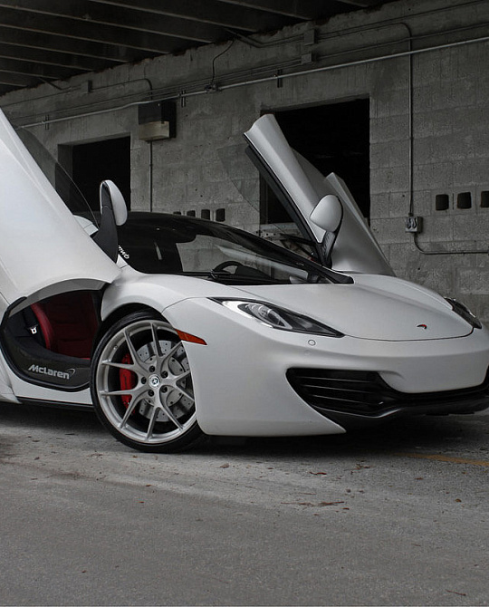 Фото дисков P101 Сатиновый тонированный лак на McLaren 12C