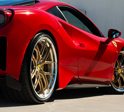 Фото дисков HRE S101SC на Ferrari 488