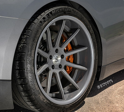 Фото дисков Strasse Wheels R10 Deep Concave на Nissan GT-R