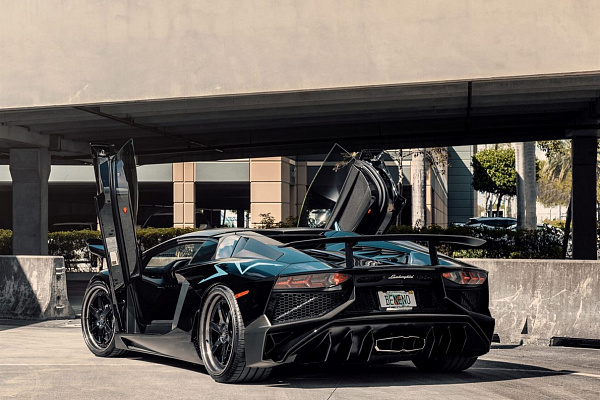 Фото дисков Anrky JDX-316 Черный глянец на Lamborghini Aventador