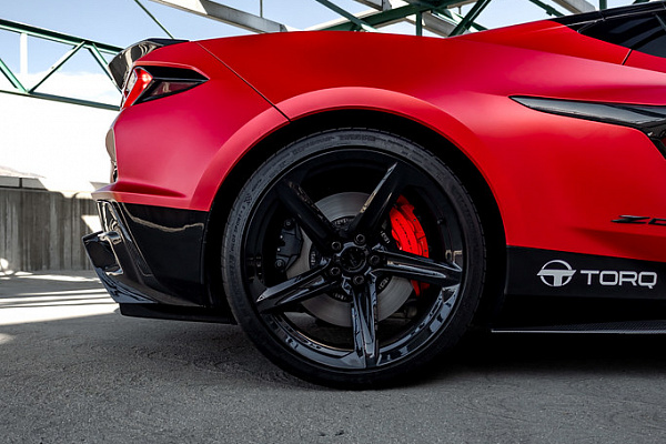 Фото дисков MRR F23 Черный глянец на Chevrolet Corvette C8