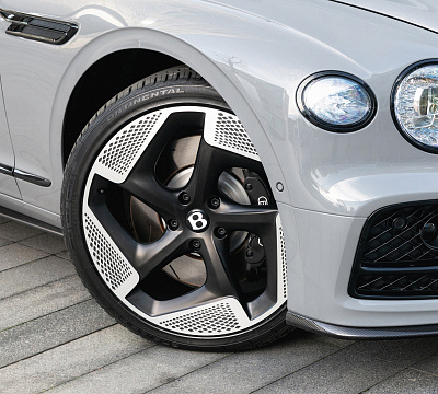 Фото дисков Kahn Type 8 на Bentley Flying Spur III