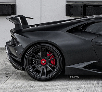 Фото дисков Strasse Wheels SV12 Deep Concave Duoblock на Lamborghini Huracan