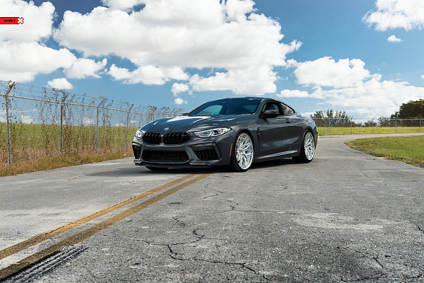 Фото дисков Anrky S3-X1 Глянцевый лак на BMW 8/M8