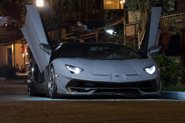Lamborghini Aventador SVJ Roadster