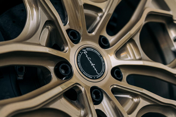 Фото дисков Brixton Forged PF14 R / RS Глянцевая шампань на Ford GT II
