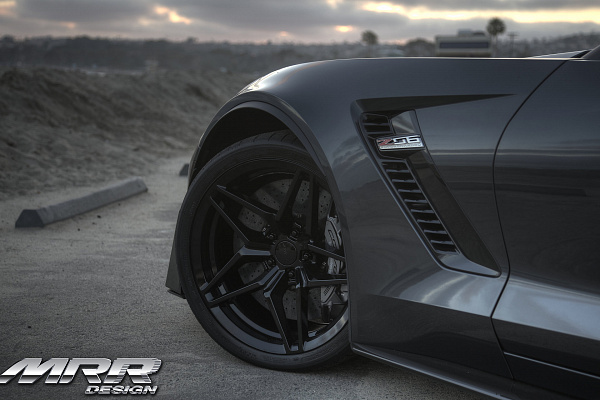 Фото дисков MRR M755 Черный глянец на Chevrolet Corvette C7