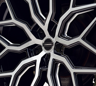 Фото дисков Vossen HF-2 на Lexus LX III
