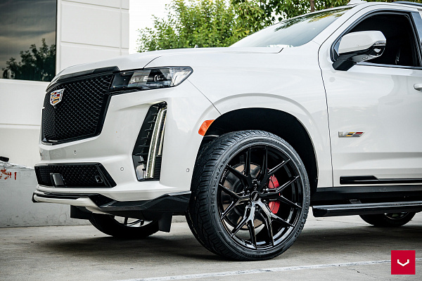 Фото дисков Vossen HF6-4 Черный глянец на Cadillac Escalade V