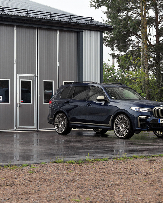 Фото дисков S17-14 Глянцевый лак на BMW X7 (G07)