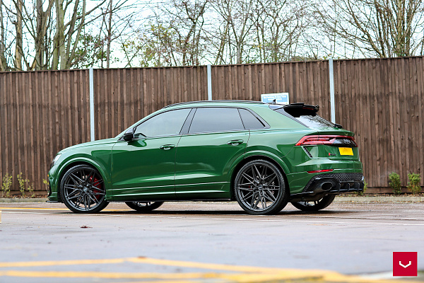 Фото дисков Vossen HF-7 Глянцевый графит на Audi Q8