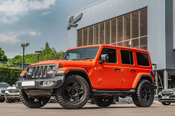 Фото дисков Kahn Mondial Retro Черный сатин на Jeep Wrangler IV (JL)