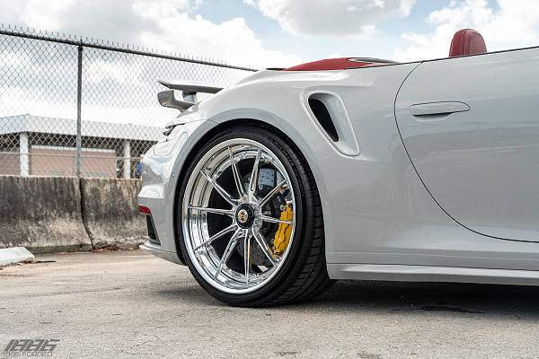 Фото дисков 1886 Wheels G010 Полированный лак на Porsche 911 VIII