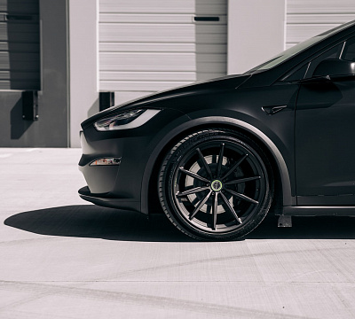 Фото дисков Brixton Forged R11-R на Tesla Model X