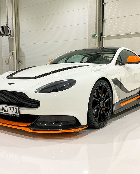 Фото дисков AN13 Черный матовый на Aston Martin Vantage 3