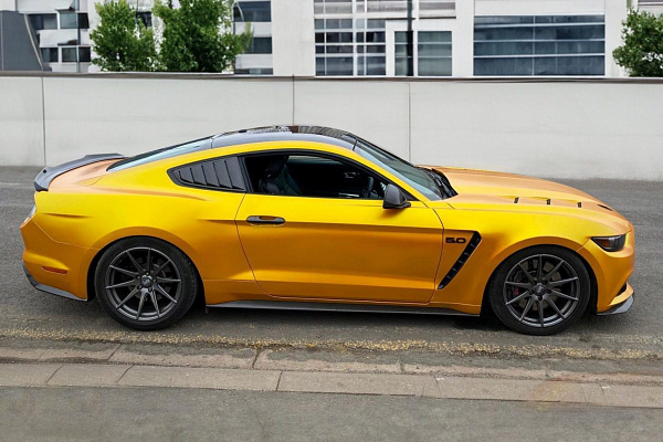 Фото дисков Bola CSR Сатиновый графит на Ford Mustang VI