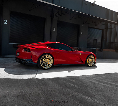 Фото дисков Anrky S2-X1 на Ferrari 812