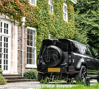 Фото дисков Kahn Type 52 RS на Land Rover Defender II