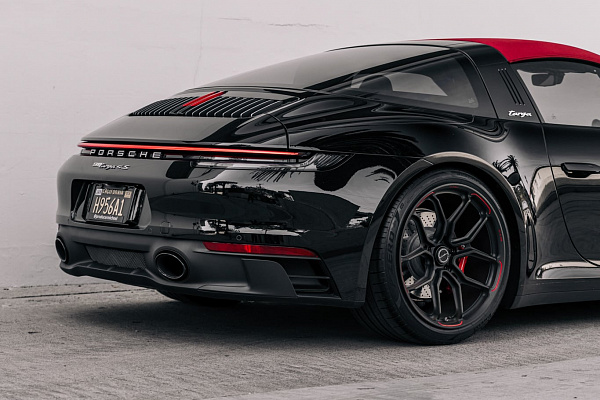 Фото дисков Brixton Forged CM5-RS Черный матовый на Porsche 911 VIII