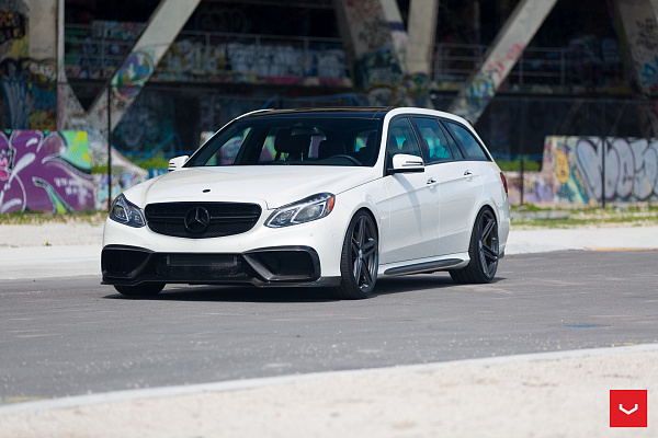 Фото дисков Vossen VFS-5 Глянцевый графит на Mercedes-Benz E-Class (W212, S212, C207)